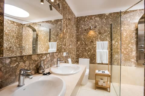 Haciendas IV — bathroom