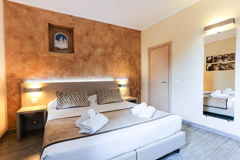Albergo Firenze — hotel room