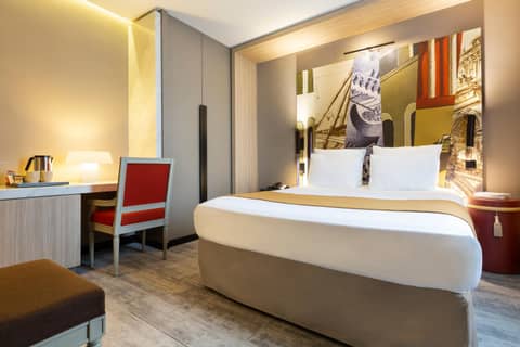 Mercure Paris Alesia — hotel room