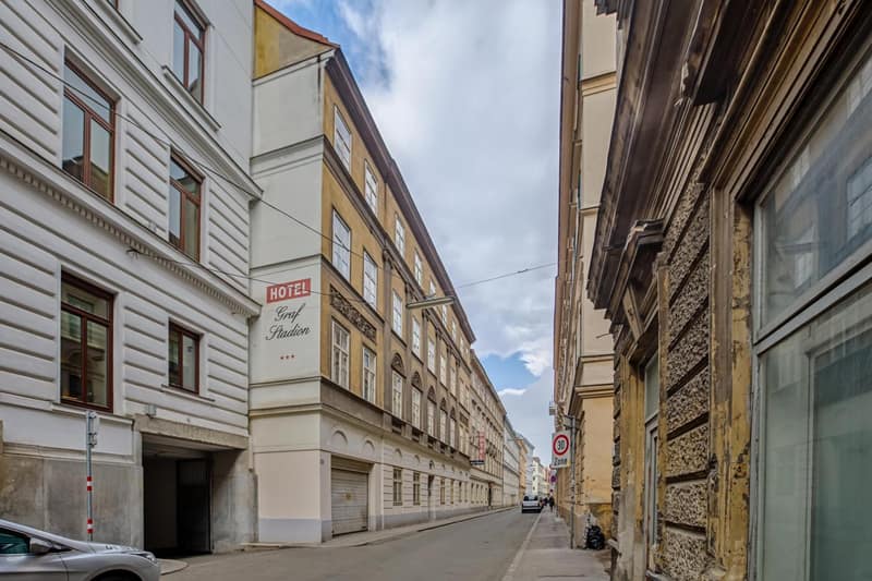 Hotel Graf Stadion — building