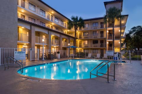 Mai Hana Hotel and Suites I Drive-Theme Parks — recepcion & lobby