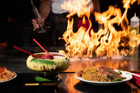 Mai Hana Hotel and Suites I Drive-Theme Parks — dining