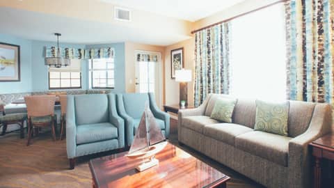 Holiday Inn Club Vacations At Orange Lake Resort — hotel room