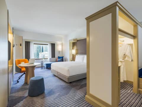 Crowne Plaza Bangkok Lumpini Park by IHG — photo 4