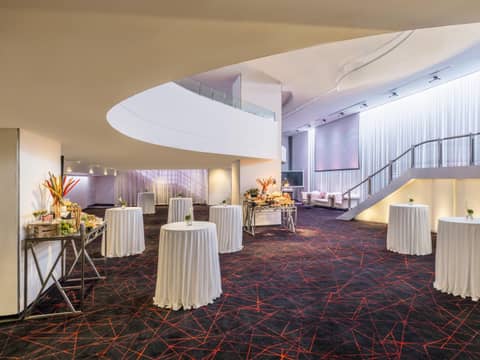 Crowne Plaza Bangkok Lumpini Park by IHG — photo 6