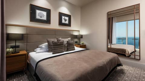Royal Ariston Hotel — bedroom