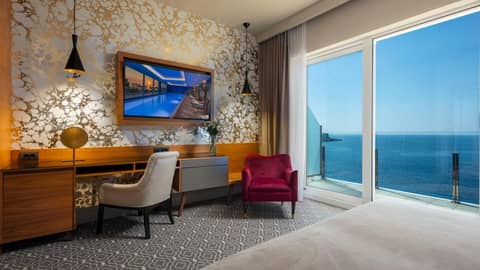 Royal Ariston Hotel — hotel room