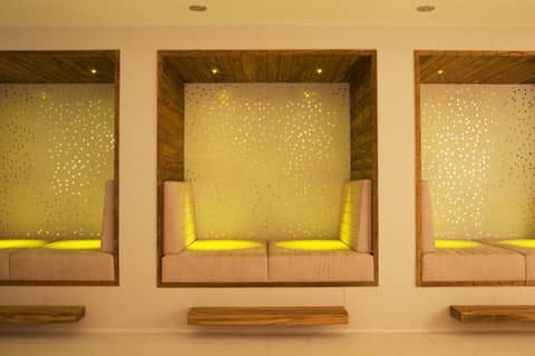 K West Hotel & Spa — hotel reception
