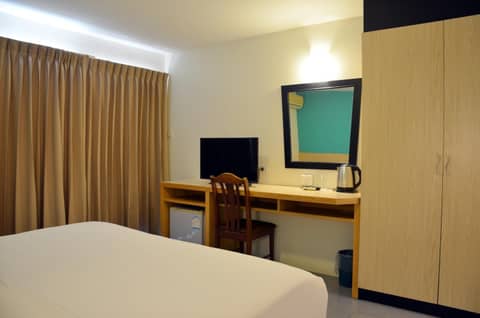 Baan Manthana Hotel, Hua Hin — hotel room