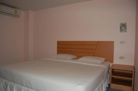 Baan Manthana Hotel, Hua Hin — hotel room