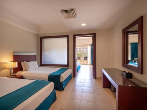 SRNTY Sun Ray - Ex Serenity Alma Heights — hotel room