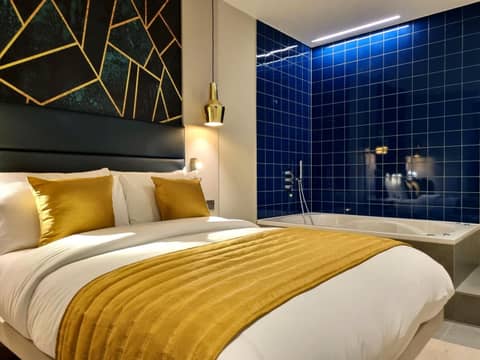 NOX Edgware Road — hotel room