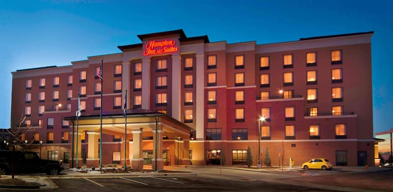 Hampton Inn & Suites Denver Airport / Gateway Park — building