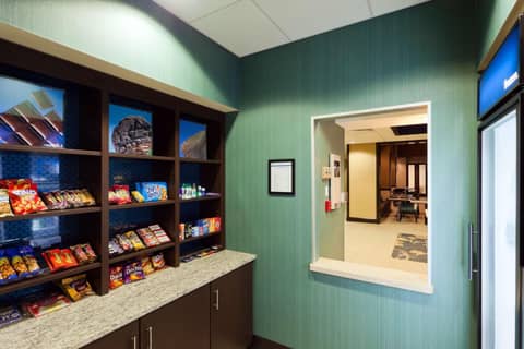 Hampton Inn & Suites Denver Airport / Gateway Park — photo 2