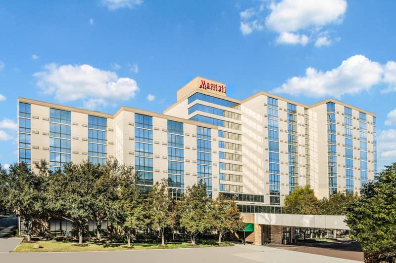 Houston Marriott North — building
