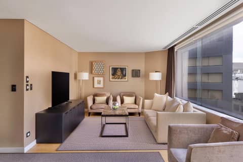 JW Marriott Auckland — hotel room