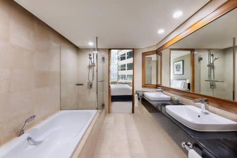 JW Marriott Auckland — bathroom