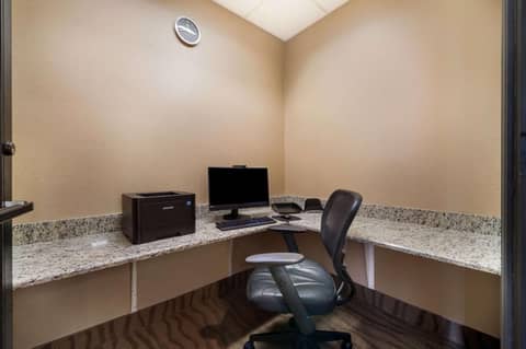 Comfort Suites Northlake — photo 6