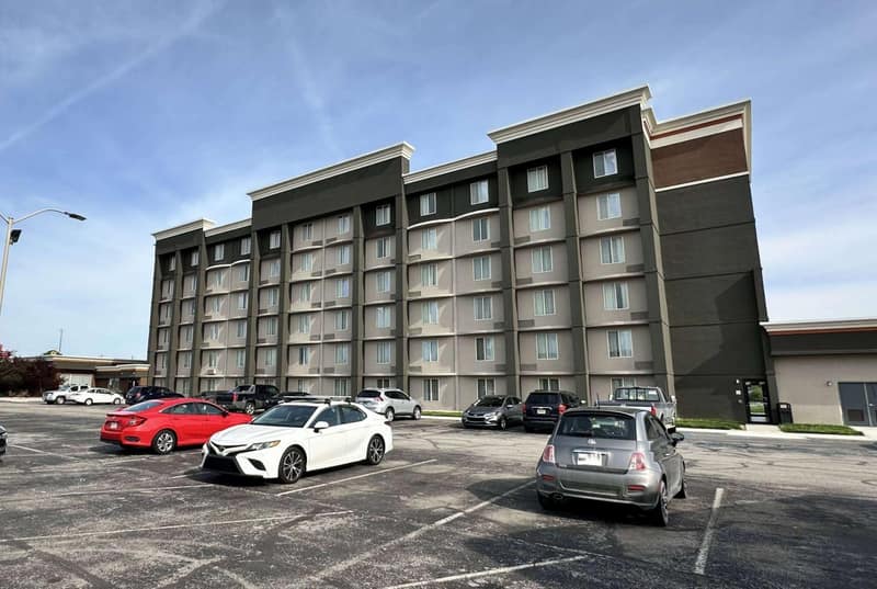 La Quinta by Wyndham Indianapolis South — building
