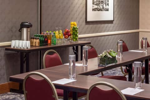 DoubleTree Suites by Hilton Minneapolis Downtown — photo 3