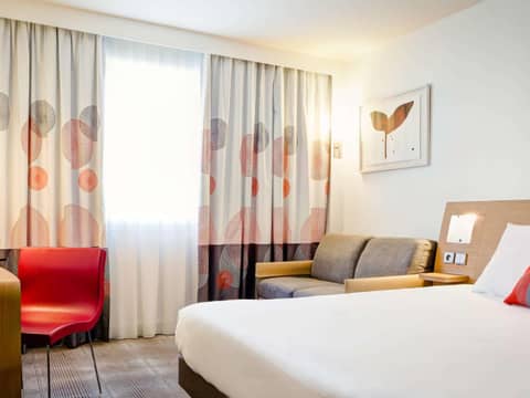 Novotel Lyon Gerland — hotel room