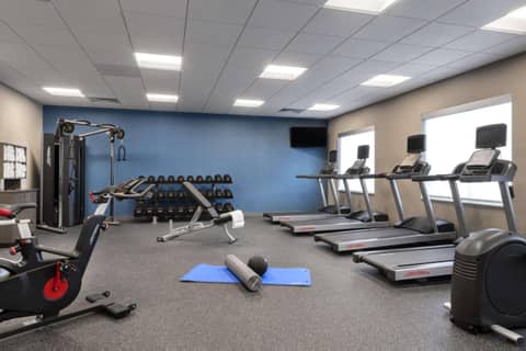 Hampton Inn & Suites St Charles Old Town Area, Mo — activities & amenities