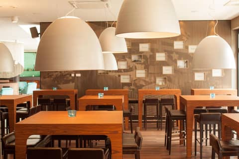 Motel One Frankfurt-Messe — dining