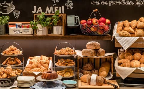 Motel One Frankfurt-Messe — dining