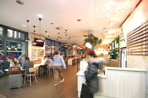 MEININGER Hotel Berlin Hauptbahnhof — photo 2