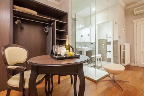 Hotel Lombardia — hotel room
