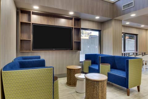 Holiday Inn Express & Suites Atlanta Perimeter Mall Hotel by IHG — photo 7