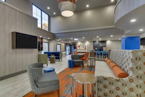 Holiday Inn Express & Suites Atlanta Perimeter Mall Hotel by IHG — photo 9