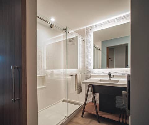 Cambria Hotel Austin Downtown — photo 5