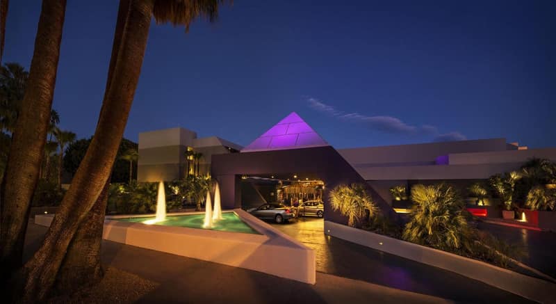 Hotel Zoso — building