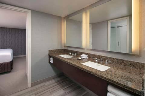 Sonesta Charlotte Lower South End — photo 9