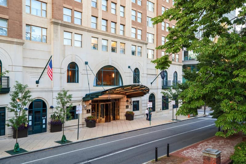 Renaissance Philadelphia Downtown Hotel — building