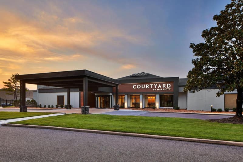 Courtyard by Marriott Memphis Airport — building