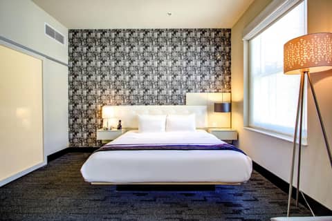 THE MIDLAND HOTEL, Chicago, a Tribute Portfolio Hotel — hotel room