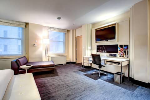 THE MIDLAND HOTEL, Chicago, a Tribute Portfolio Hotel — hotel room