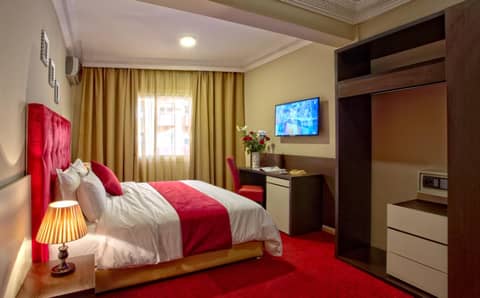 Yaad City Hotel — hotel room
