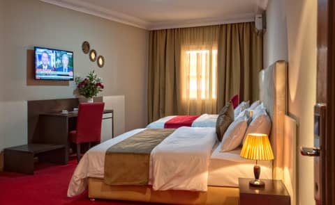 Yaad City Hotel — hotel room