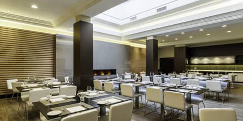 Ilunion Suites Madrid — dining