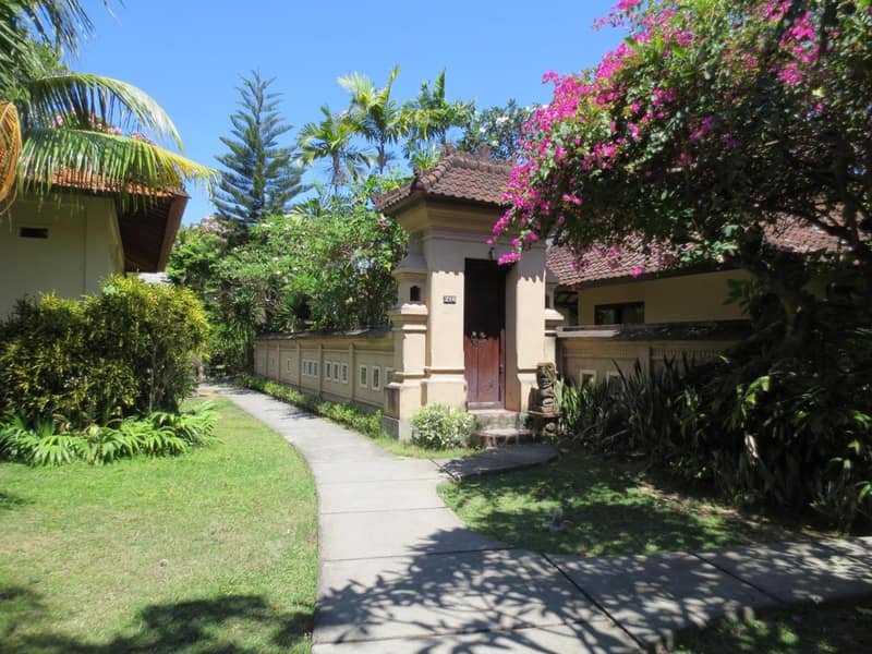 Besakih Beach Hotel — building