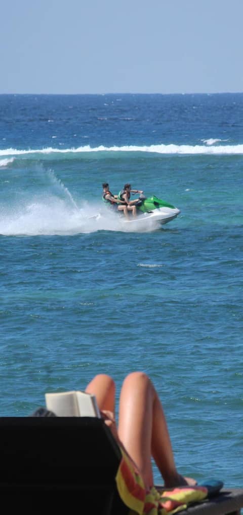 Besakih Beach Hotel — activities & amenities