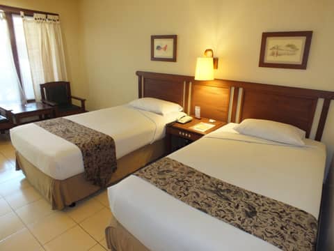 Besakih Beach Hotel — hotel room