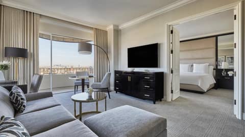Four Seasons Hotel Los Angeles at Beverly Hills — hotel room