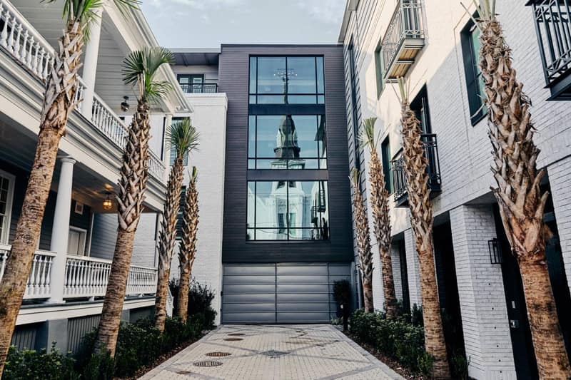 Hotel Bella Grace — building
