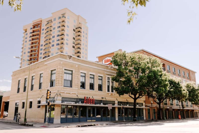 Aiden San Antonio Riverwalk — hotel building