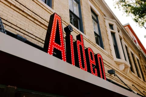 Aiden San Antonio Riverwalk — hotel building