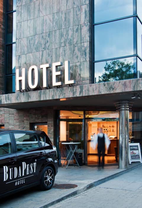 Budapest Hotel - Free Parking — photo 9